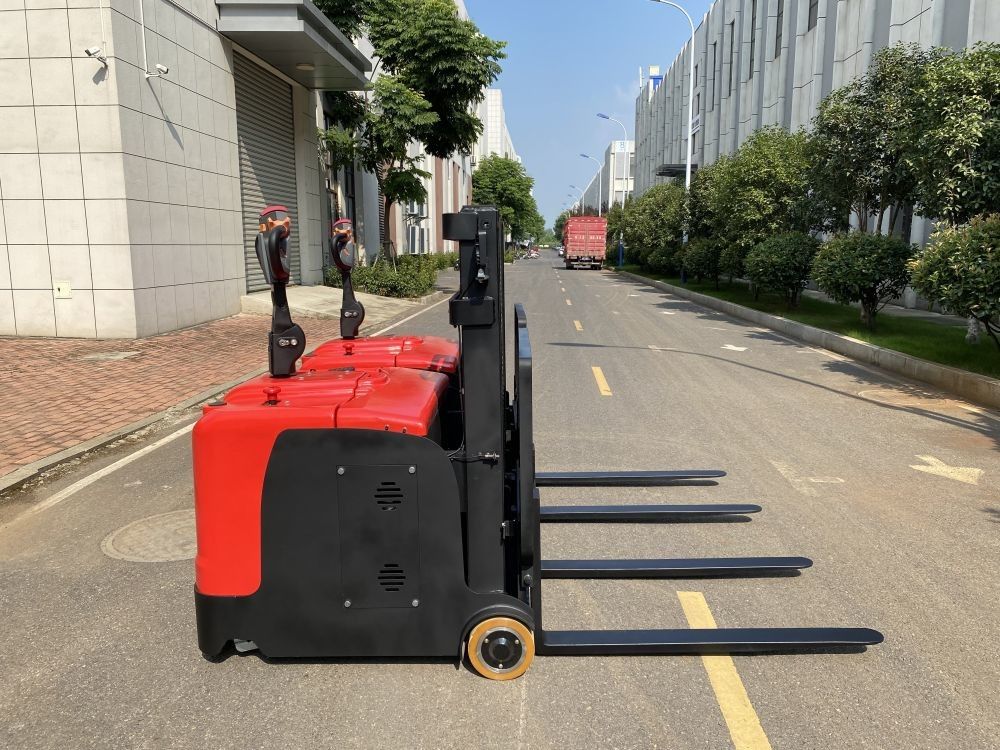 1500 Kg Electric Pallet Truck 2500mm Lifting Height Electromagnetic Braking