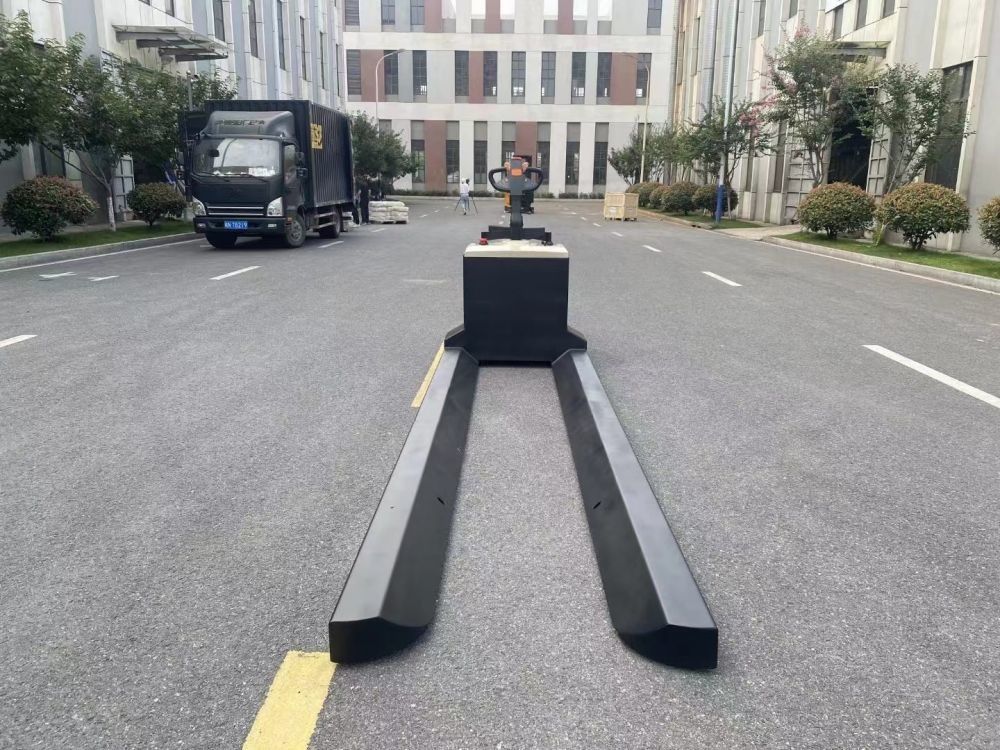 Non standard Self Loading Pallet Stacker Carrying Capacity 3000 KG