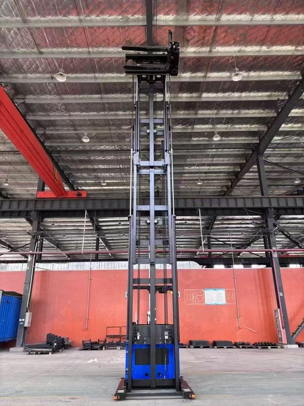 Lithium /Lead-acid Battery Three Way Direction Forklift Stacker Capacity1500 Kg  Lifting Height 8000 Meters